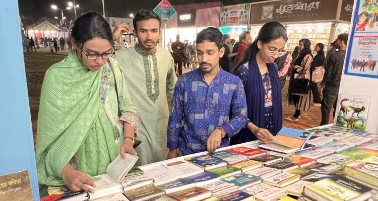 বইমেলা থেকে বাদ যাচ্ছে একুশের চেতনা