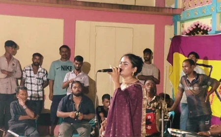 মব উপেক্ষা করে দিরাইয়ে বসল বাউল গানের আসর, গাইলেন নারী শিল্পীরাও